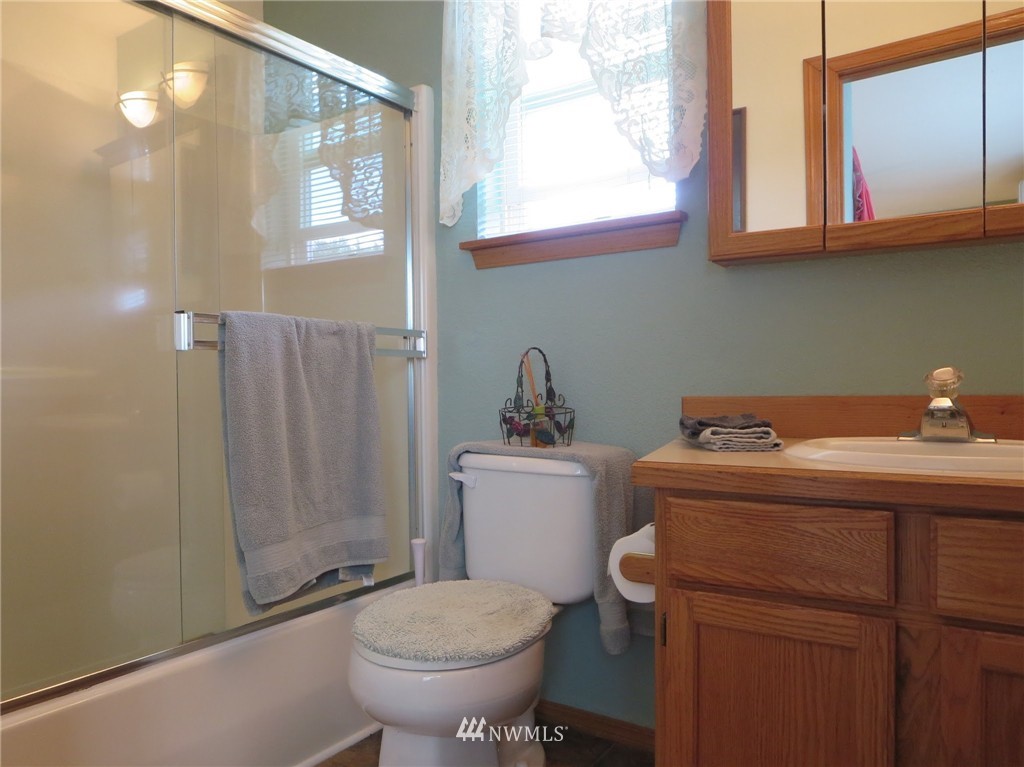 18428 Albany Street Southwest Rochester, WA 98579 - Photo 17 of 25