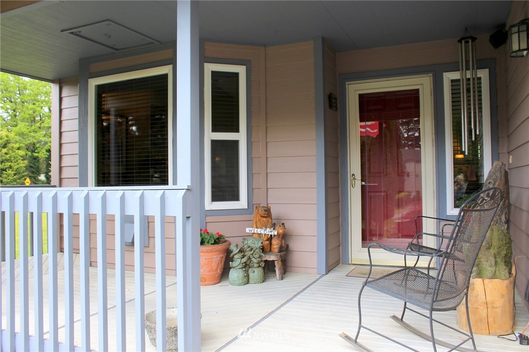 18428 Albany Street Southwest Rochester, WA 98579 - Photo 3 of 25