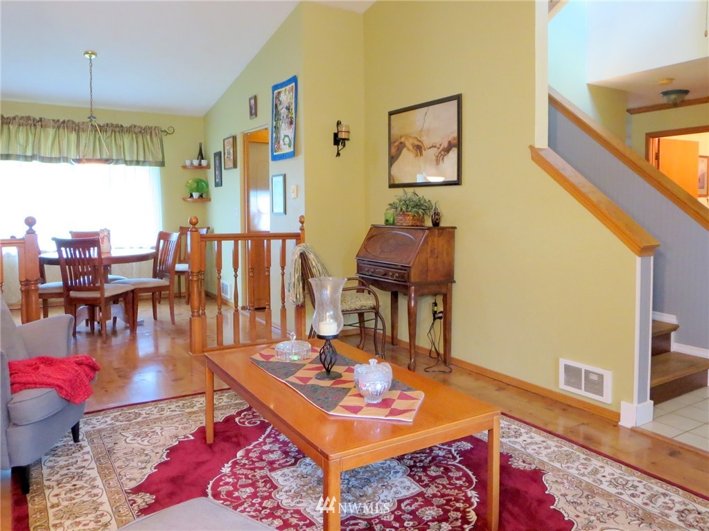 18428 Albany Street Southwest Rochester, WA 98579 - Photo 7 of 25