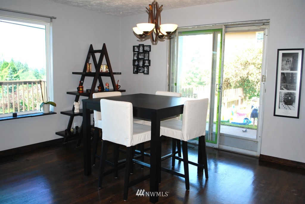 7325 180th Street Southwest Edmonds, WA 98026 - Photo 11 of 22 Gallery Image 11