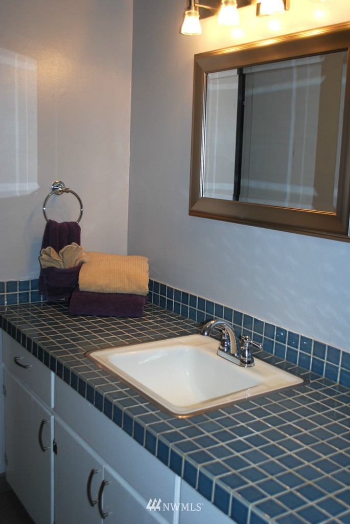 7325 180th Street Southwest Edmonds, WA 98026 - Photo 15 of 22 Gallery Image 15