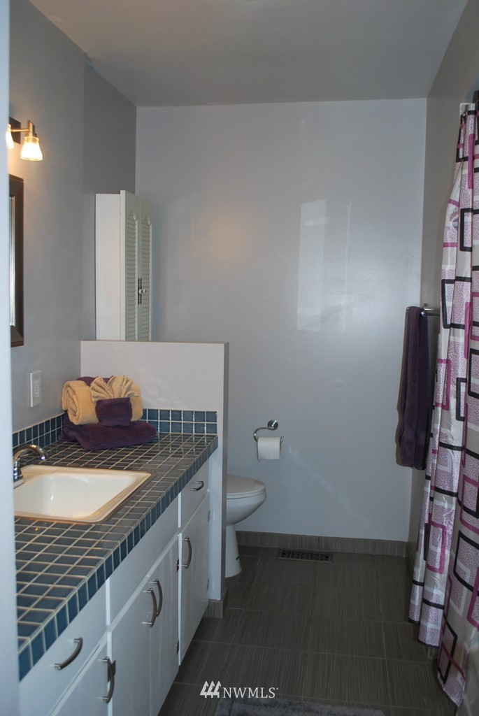7325 180th Street Southwest Edmonds, WA 98026 - Photo 16 of 22 Gallery Image 16