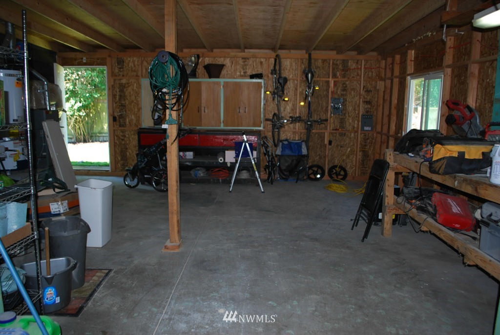 7325 180th Street Southwest Edmonds, WA 98026 - Photo 18 of 22 Gallery Image 18