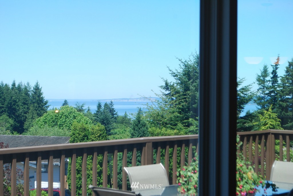 7325 180th Street Southwest Edmonds, WA 98026 - Photo 4 of 22 Gallery Image 4