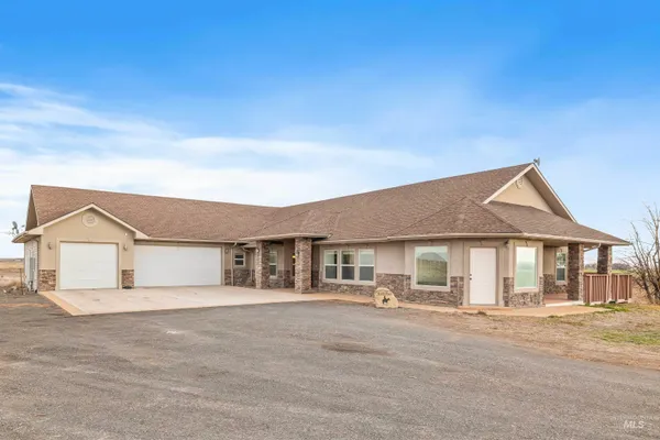 $700,000 | 302 South 700 East, Jerome, ID 83338