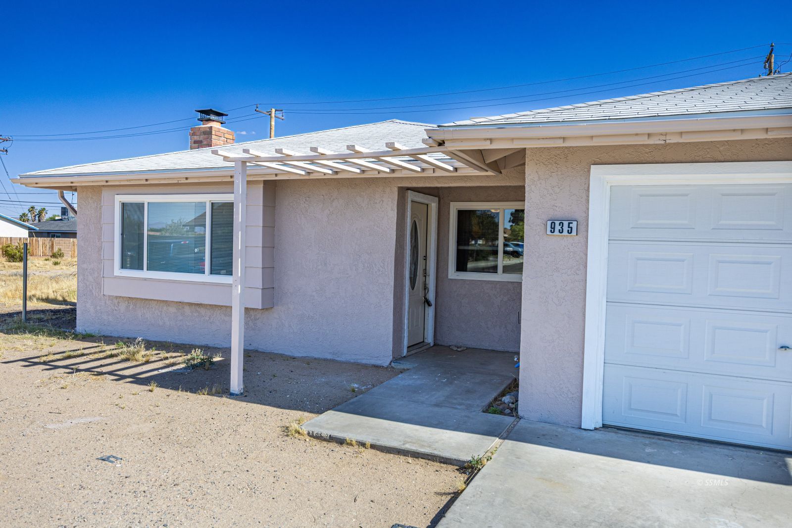 935 West Upjohn Avenue Ridgecrest, CA 93555 - Photo 2 of 40