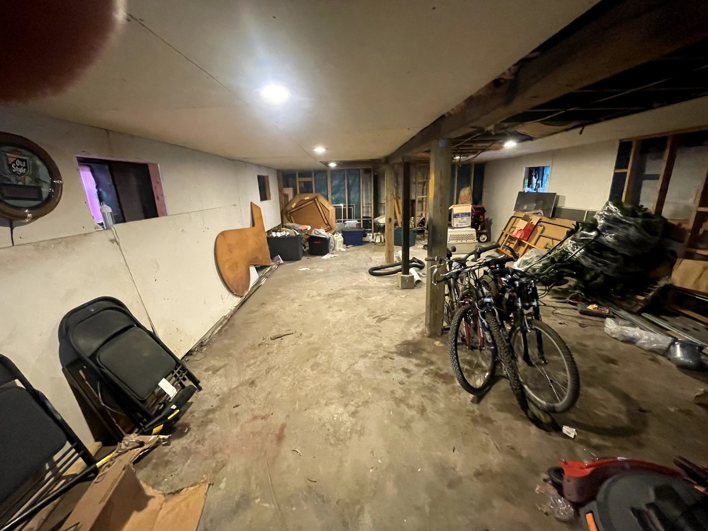 9803 West 57th Street Countryside, IL 60525 - Photo 11 of 13 a view of a room with gym equipment