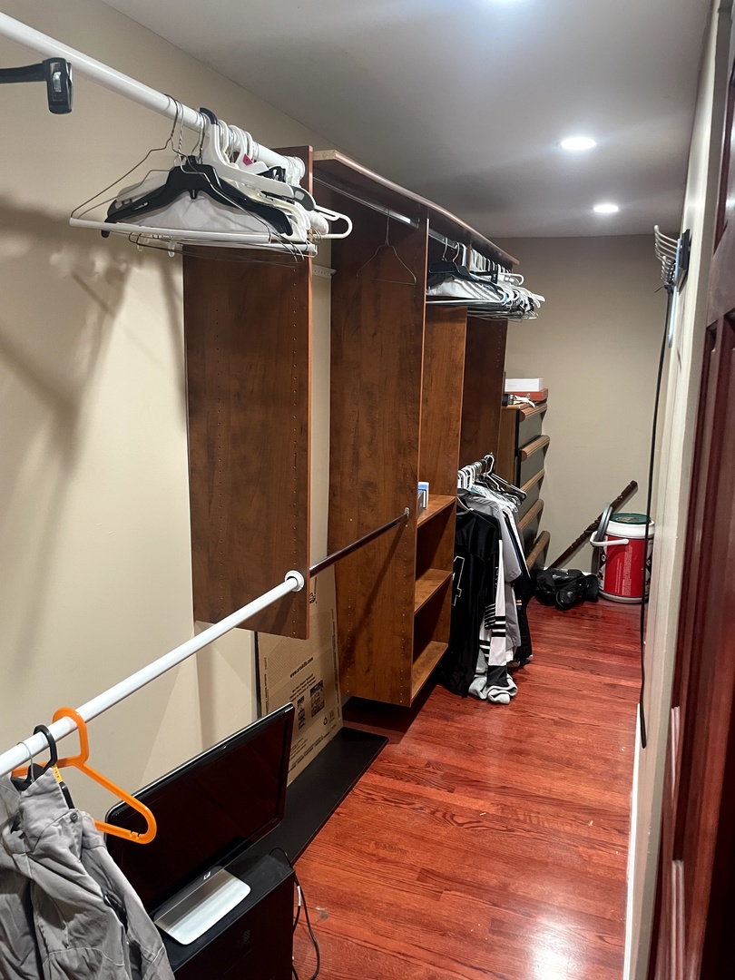 9803 West 57th Street Countryside, IL 60525 - Photo 10 of 13 a view of a room with wooden floor