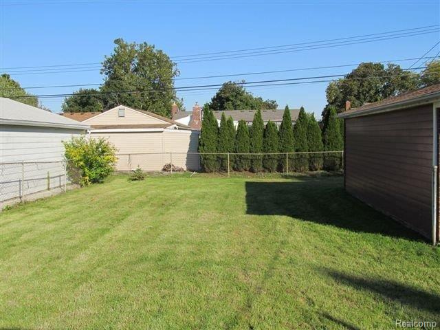 IMG_1520 rear yard