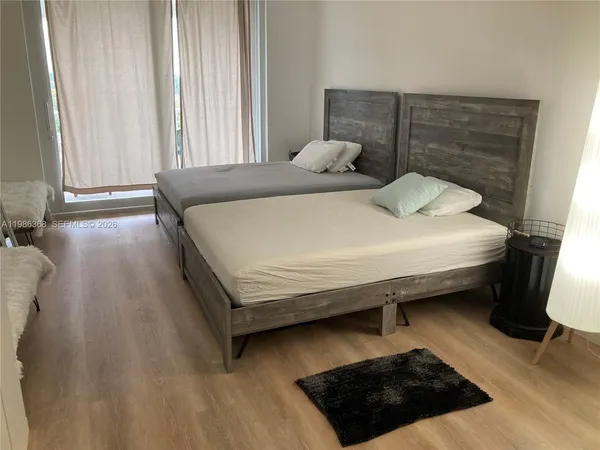 $3,950 | 5401 Collins Avenue, Unit 320, Miami Beach, FL 33140