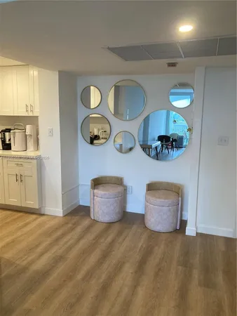 $3,950 | 5401 Collins Avenue, Unit 320, Miami Beach, FL 33140
