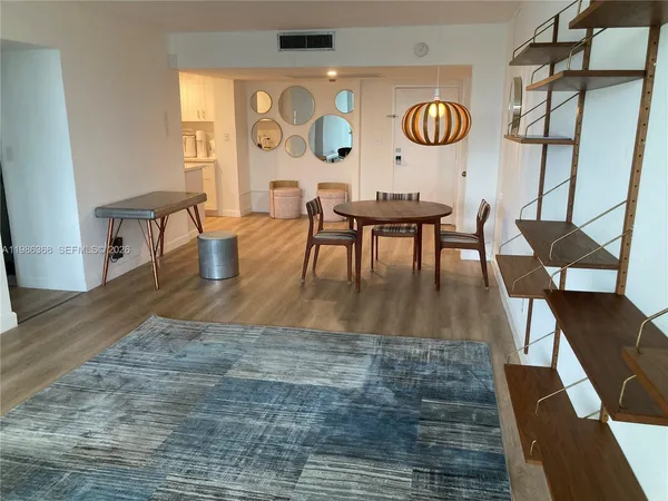 $3,950 | 5401 Collins Avenue, Unit 320, Miami Beach, FL 33140