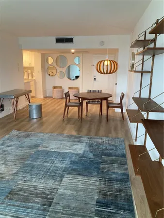 $3,950 | 5401 Collins Avenue, Unit 320, Miami Beach, FL 33140