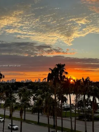 $3,950 | 5401 Collins Avenue, Unit 320, Miami Beach, FL 33140