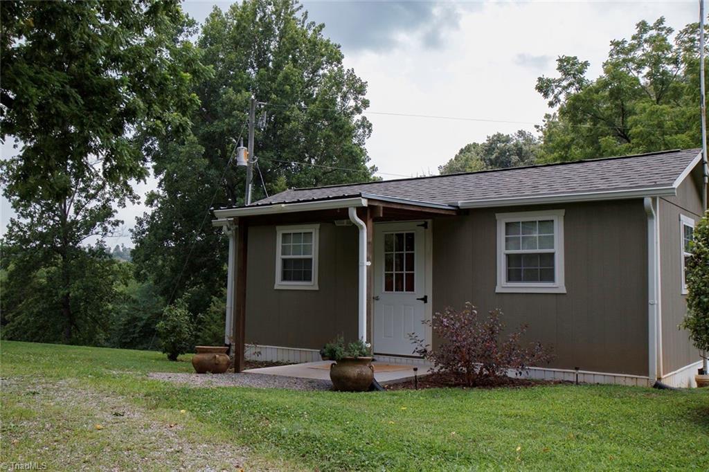 44 Nelson Loop Spencer, VA 24165 - Photo 28 of 50 Guest Room with bath