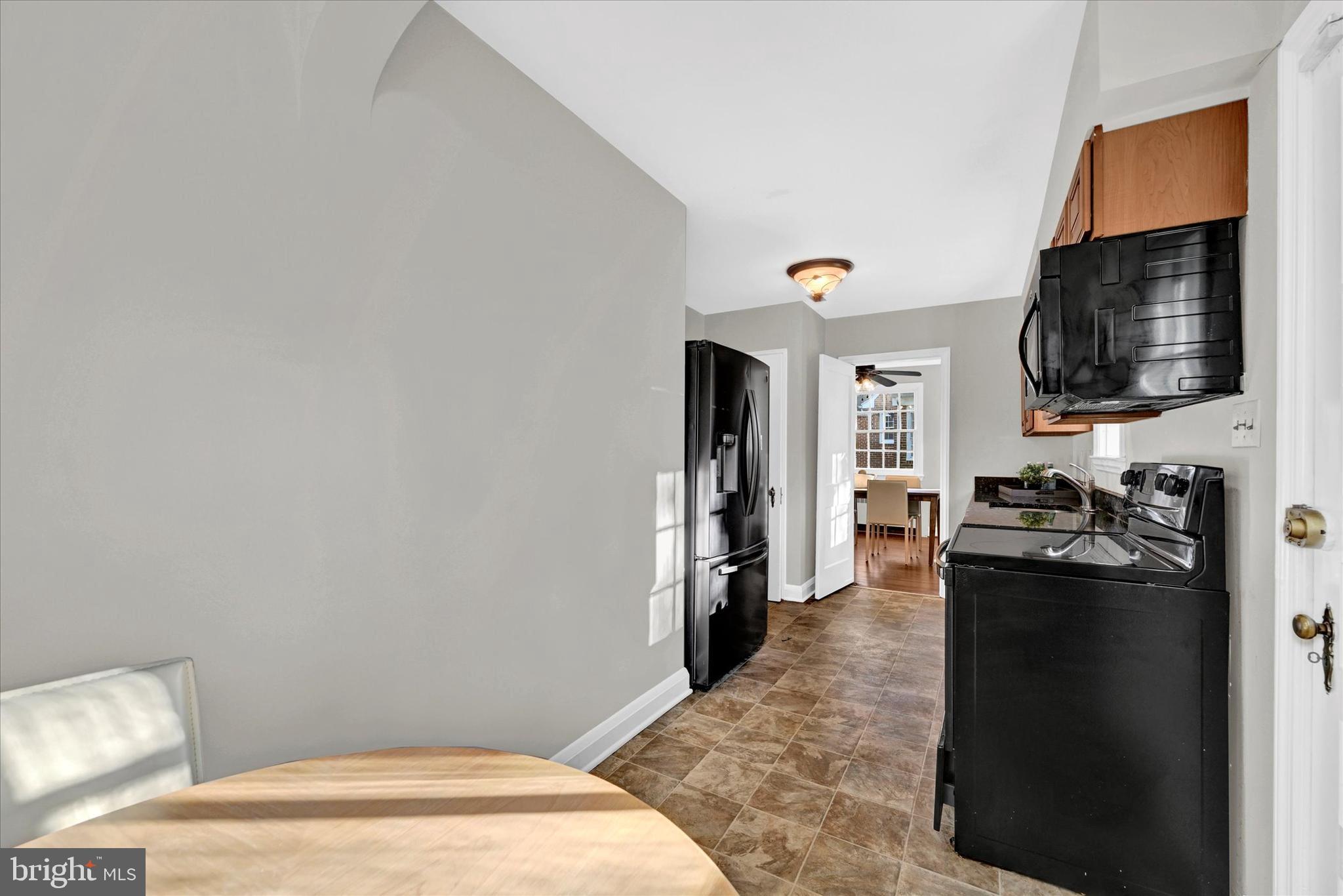 724 West Hills Road Baltimore, MD 21229 - Photo 16 of 42