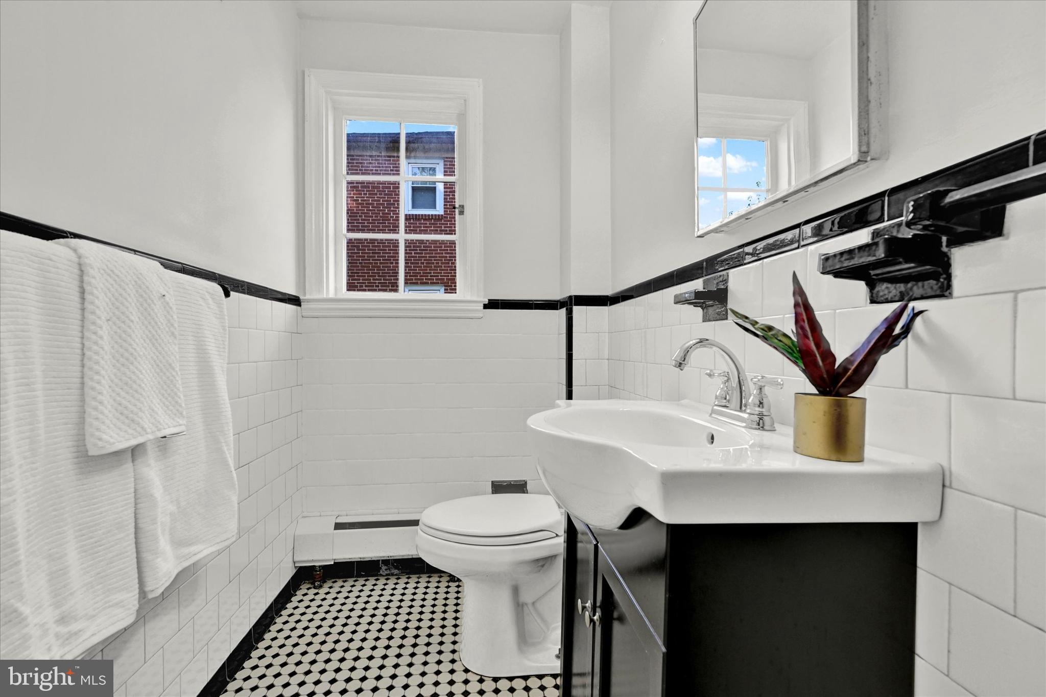 724 West Hills Road Baltimore, MD 21229 - Photo 28 of 42