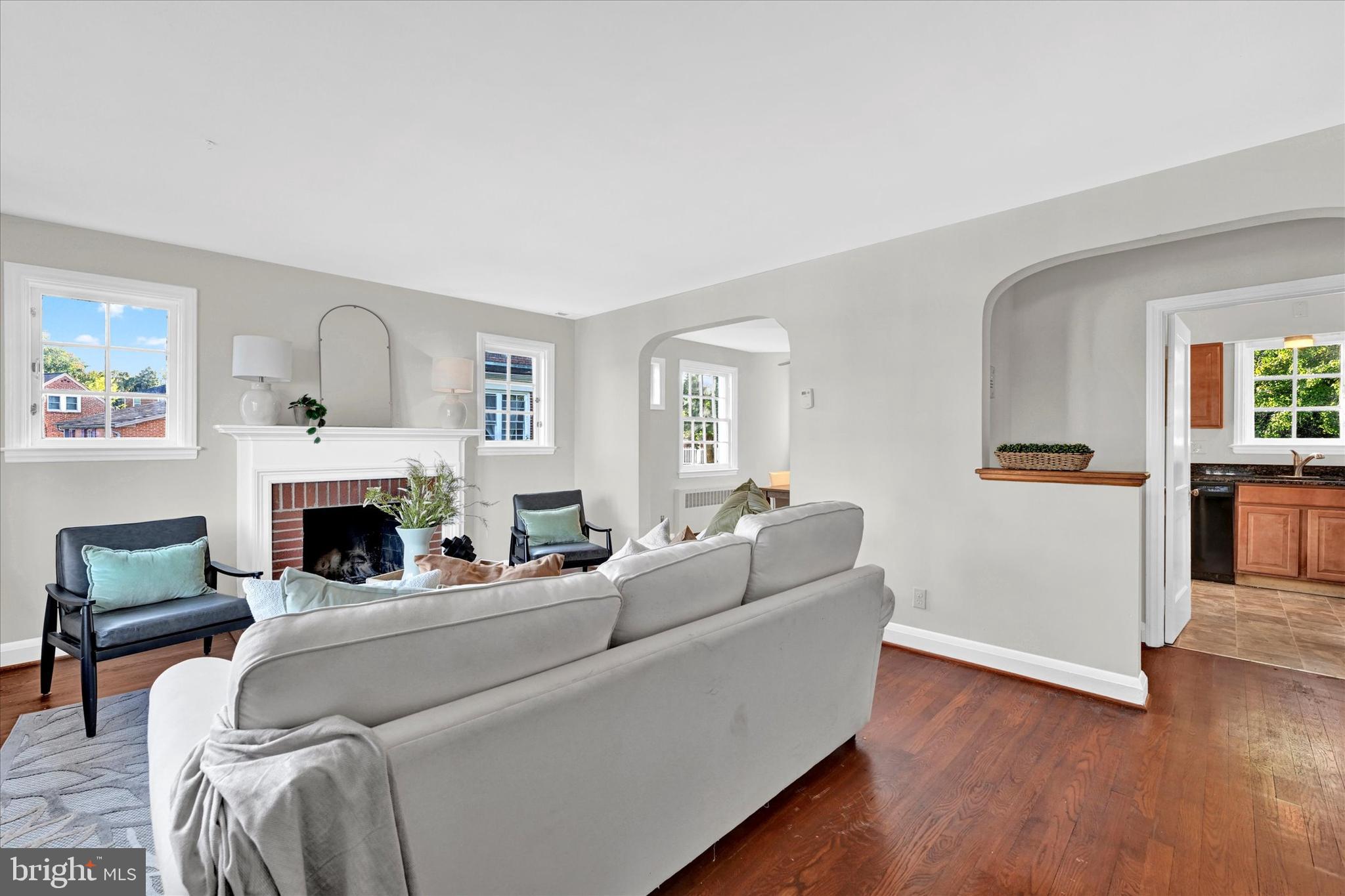 724 West Hills Road Baltimore, MD 21229 - Photo 5 of 42