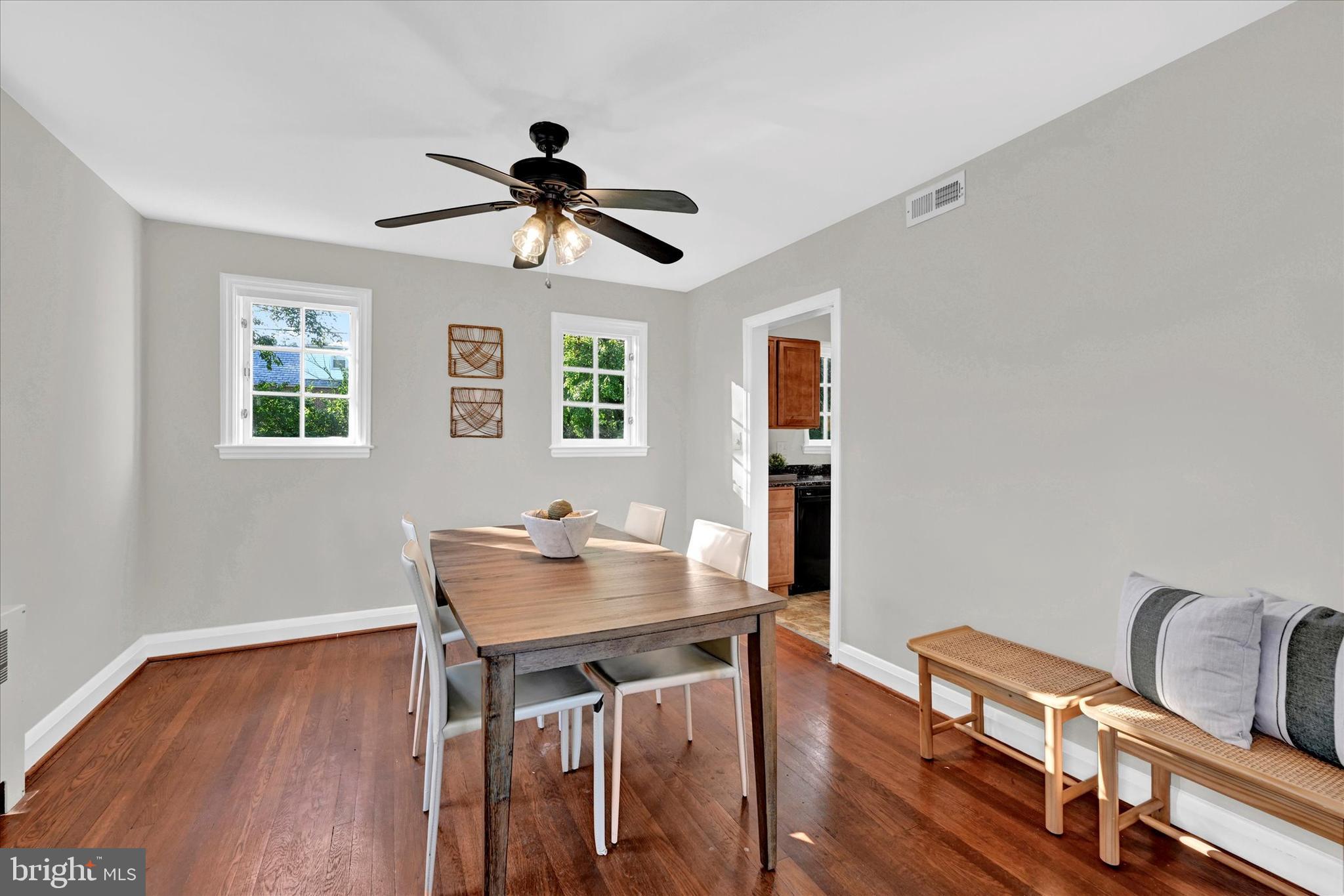 724 West Hills Road Baltimore, MD 21229 - Photo 9 of 42