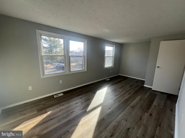 $1,900 | 132 Savannah Court, Walkersville, MD 21793