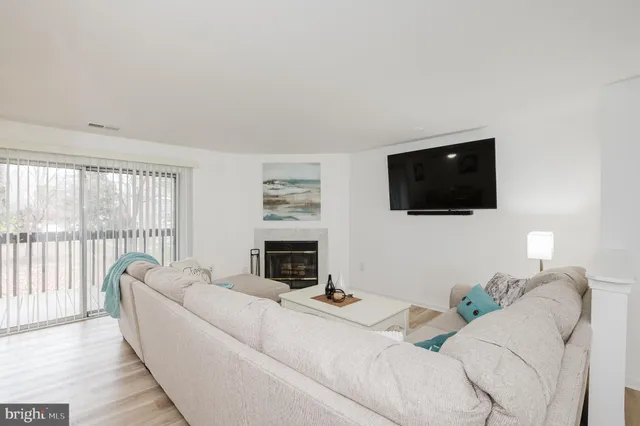 $247,500 | 208 Spring Maiden Court, Unit 203, Glen Burnie, MD 21060