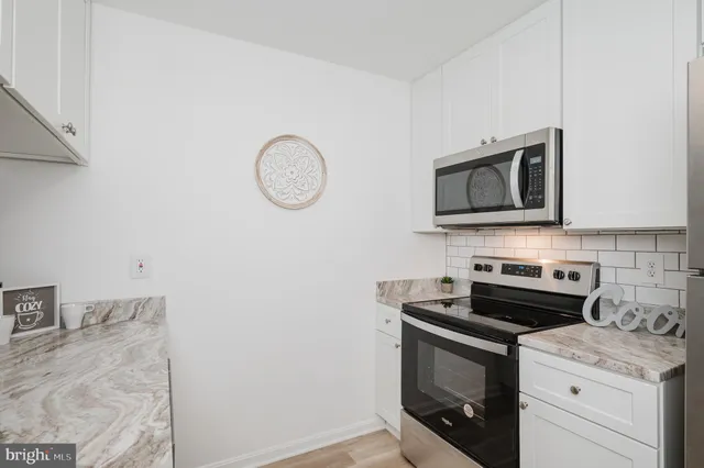 $247,500 | 208 Spring Maiden Court, Unit 203, Glen Burnie, MD 21060