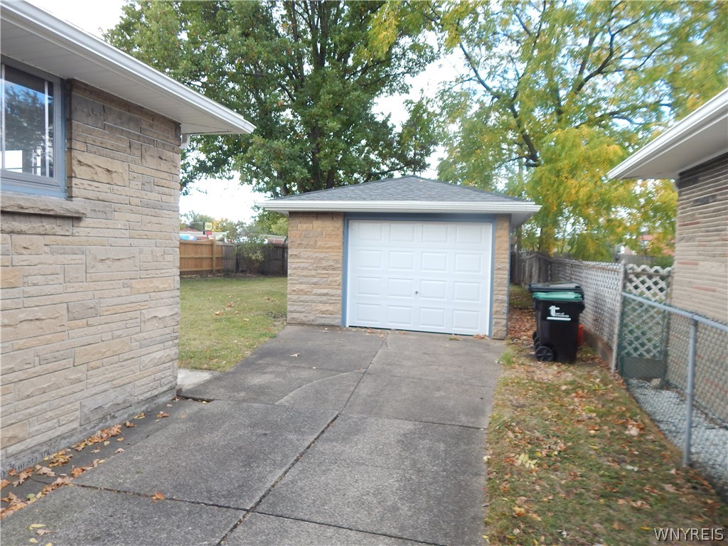 966 Delaware Road Tonawanda Town, NY 14217 - Photo 4 of 19