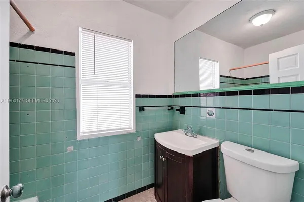 $3,800 | Central Park, Miami, FL 33135