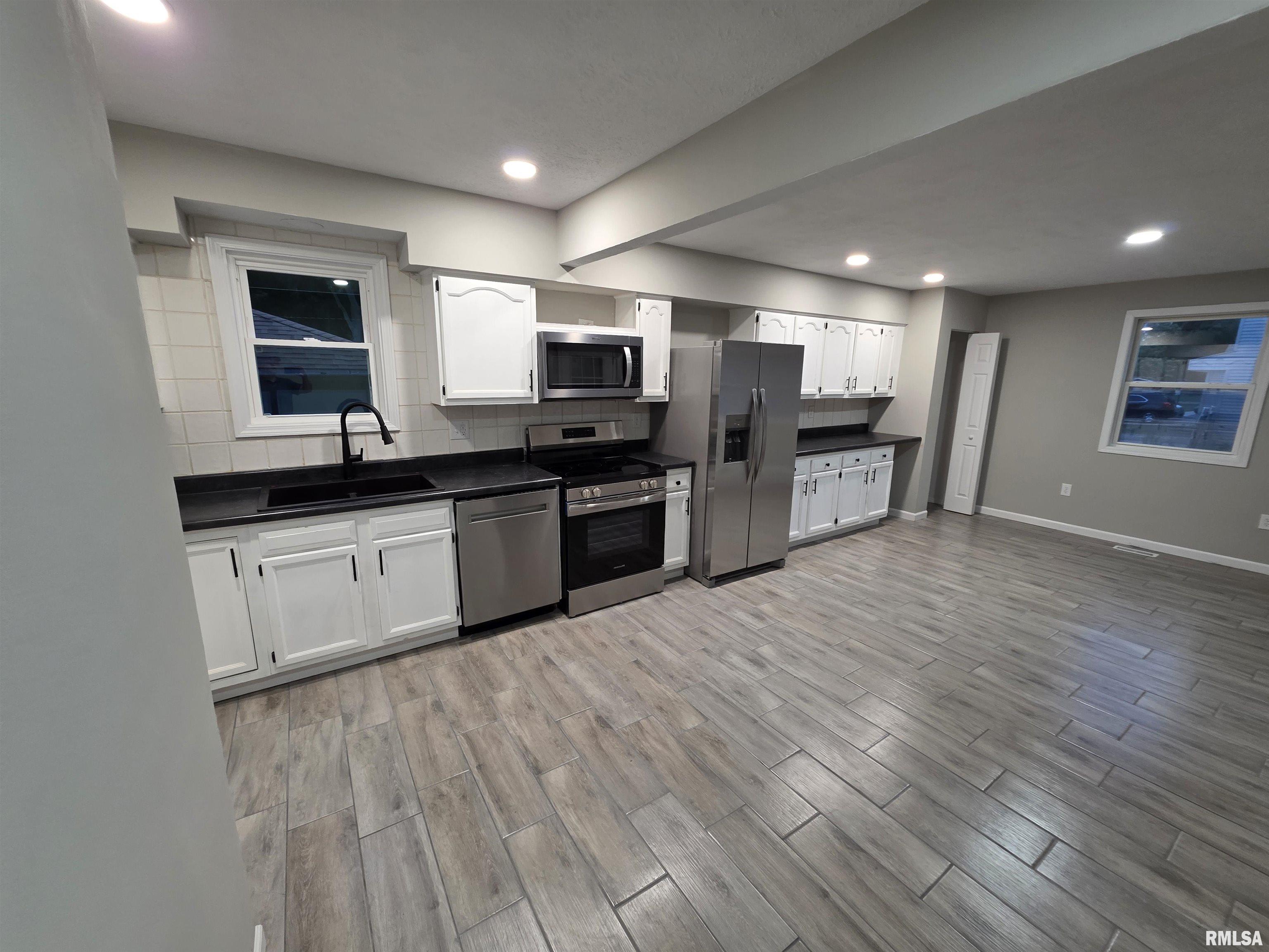 3357 South 3rd Street Springfield, IL 62703 - Photo 5 of 18 Gallery Image 5