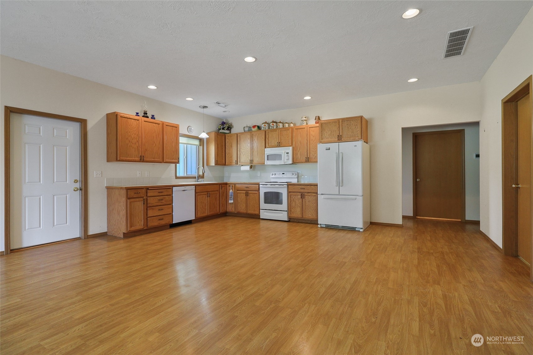 5610 East Handy Road Colbert, WA 99005 - Photo 8 of 29