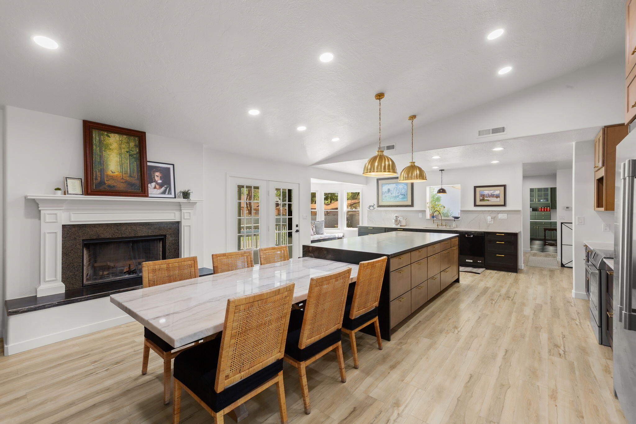 558 Del Mar Drive St. George, UT 84790 - Photo 9 of 74 kitchen dining, main level