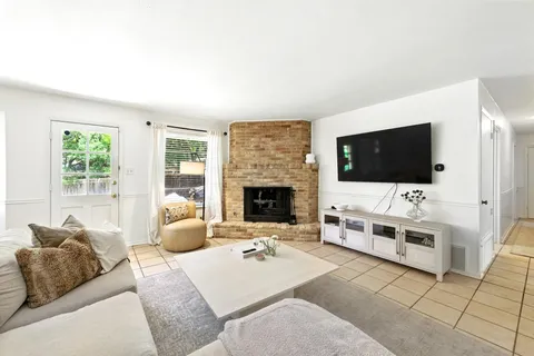 $1,200,000 | 2500 Deerfoot Trail, Austin, TX 78704