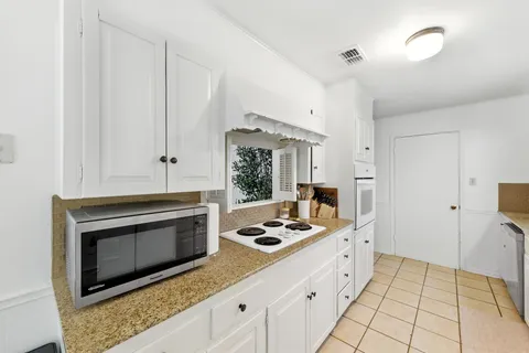 $1,200,000 | 2500 Deerfoot Trail, Austin, TX 78704