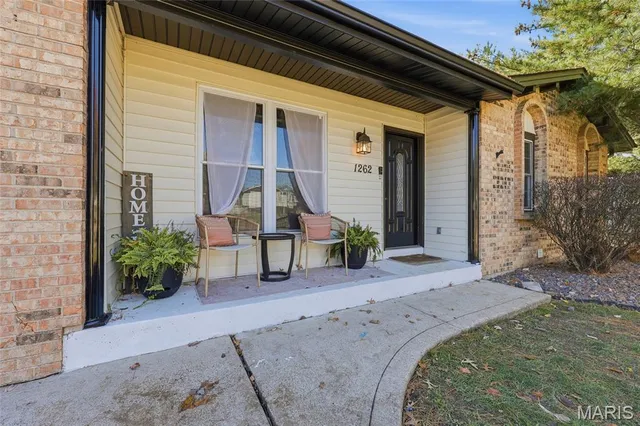 $260,000 | 1262 Kings Trail Lane, Fenton, MO 63026