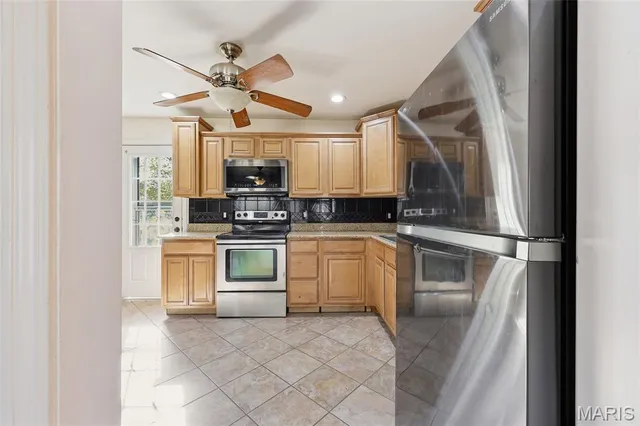 $260,000 | 1262 Kings Trail Lane, Fenton, MO 63026