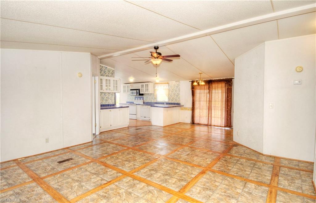 251 Floyd Road Eden, NC 27288 - Photo 3 of 28 Gallery Image 3