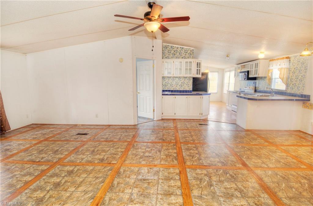 251 Floyd Road Eden, NC 27288 - Photo 4 of 28 Gallery Image 4
