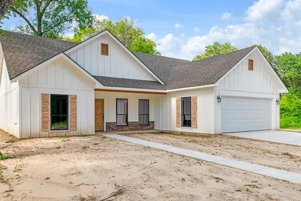 $316,000 | 3035 Aiken Drive, Paris, TX 75460