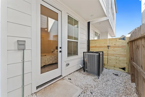 $309,900 | 3105 Jensen Drive, Unit B, Houston, TX 77026