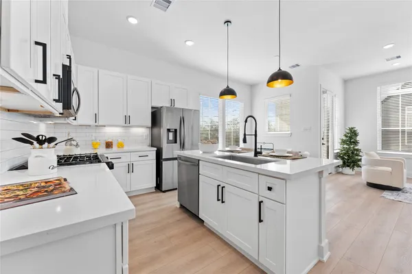 $309,900 | 3105 Jensen Drive, Unit B, Houston, TX 77026