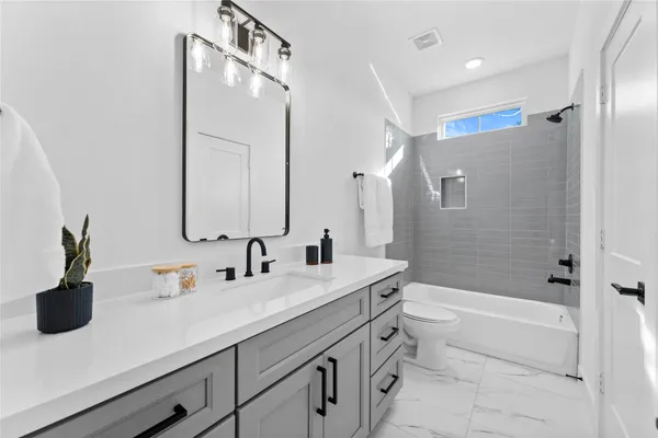 $309,900 | 3105 Jensen Drive, Unit B, Houston, TX 77026