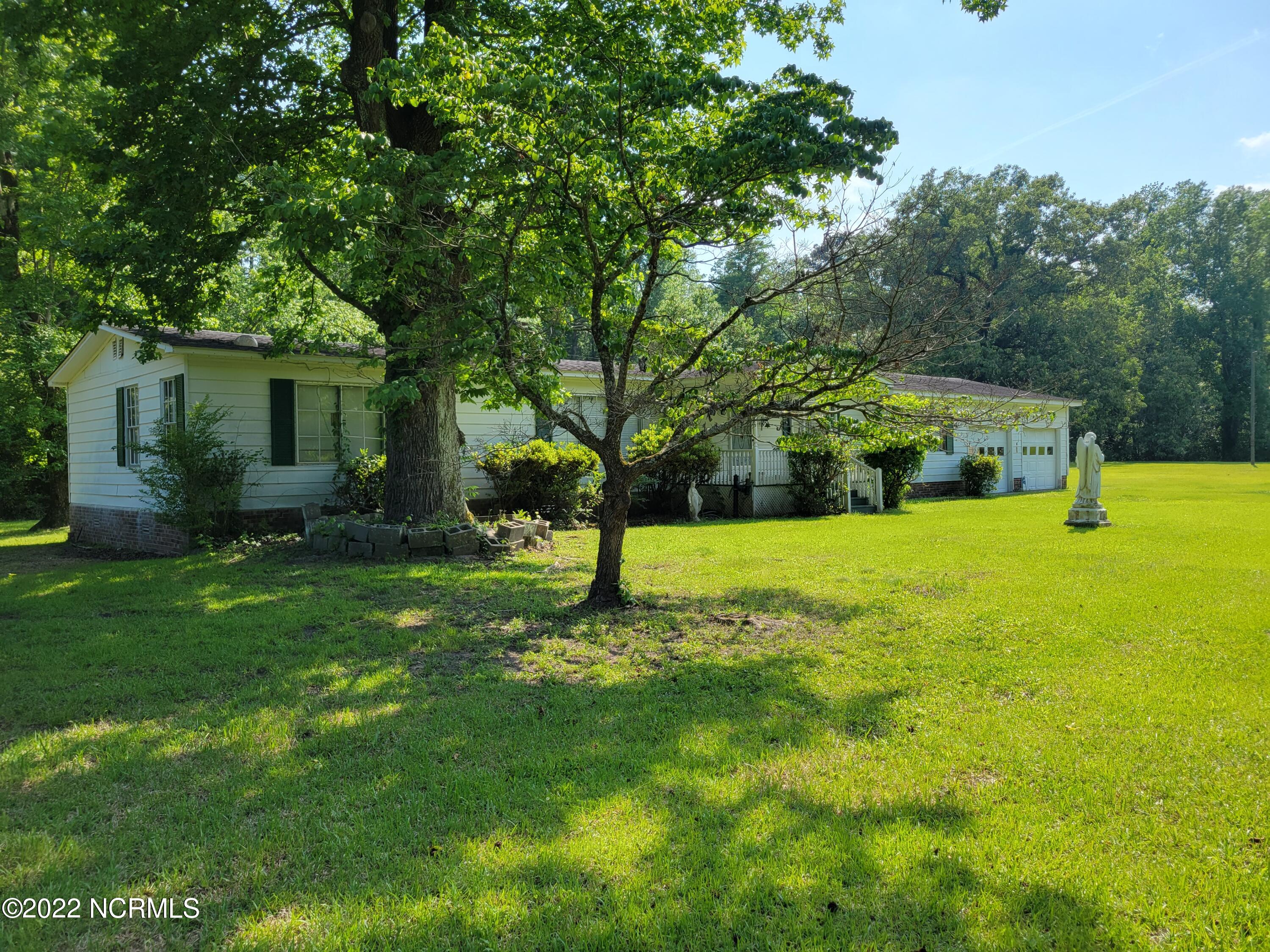 572 Main Street Edward, NC 27821 - Photo 1 of 25 004