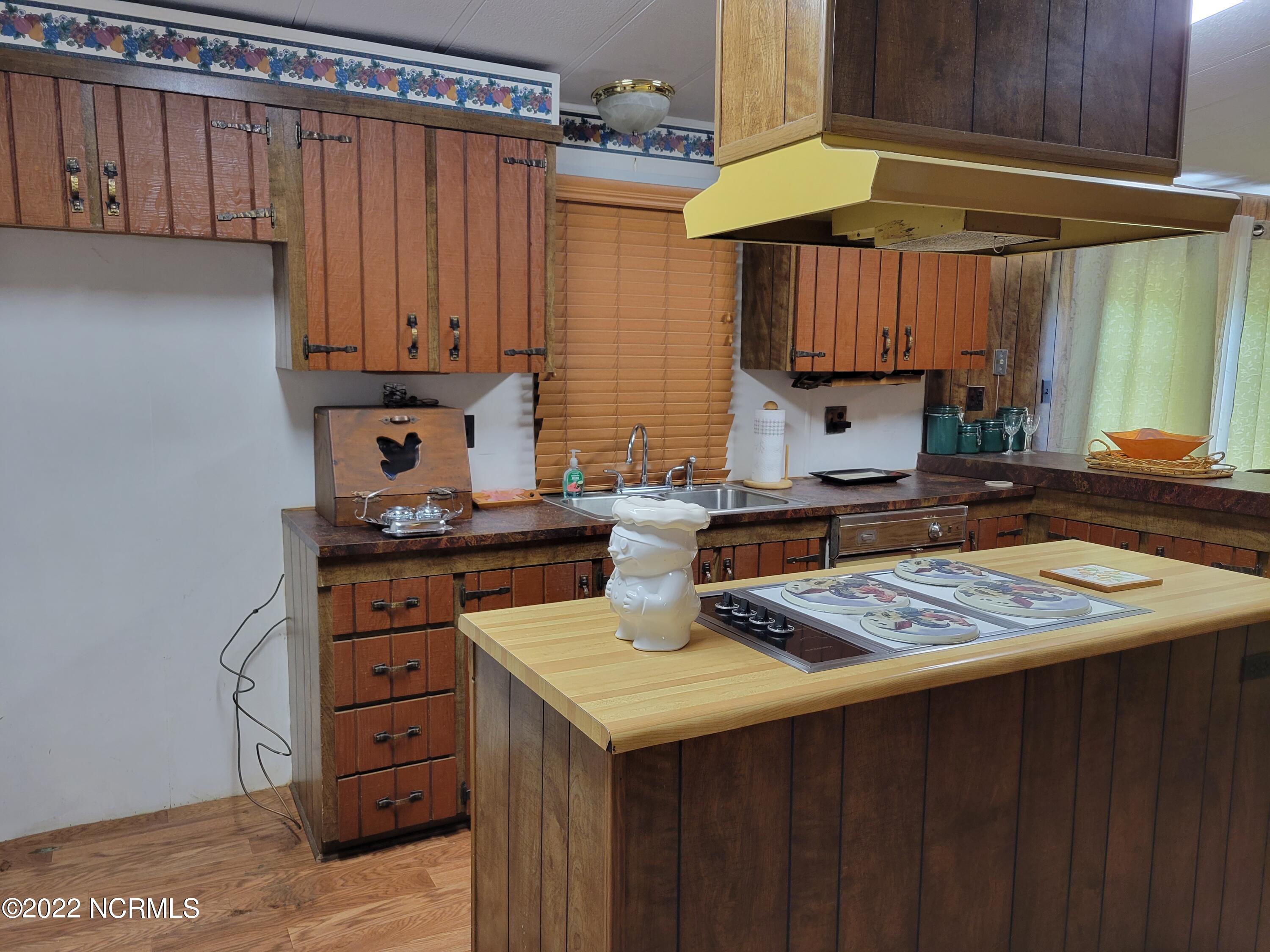 572 Main Street Edward, NC 27821 - Photo 11 of 25 043