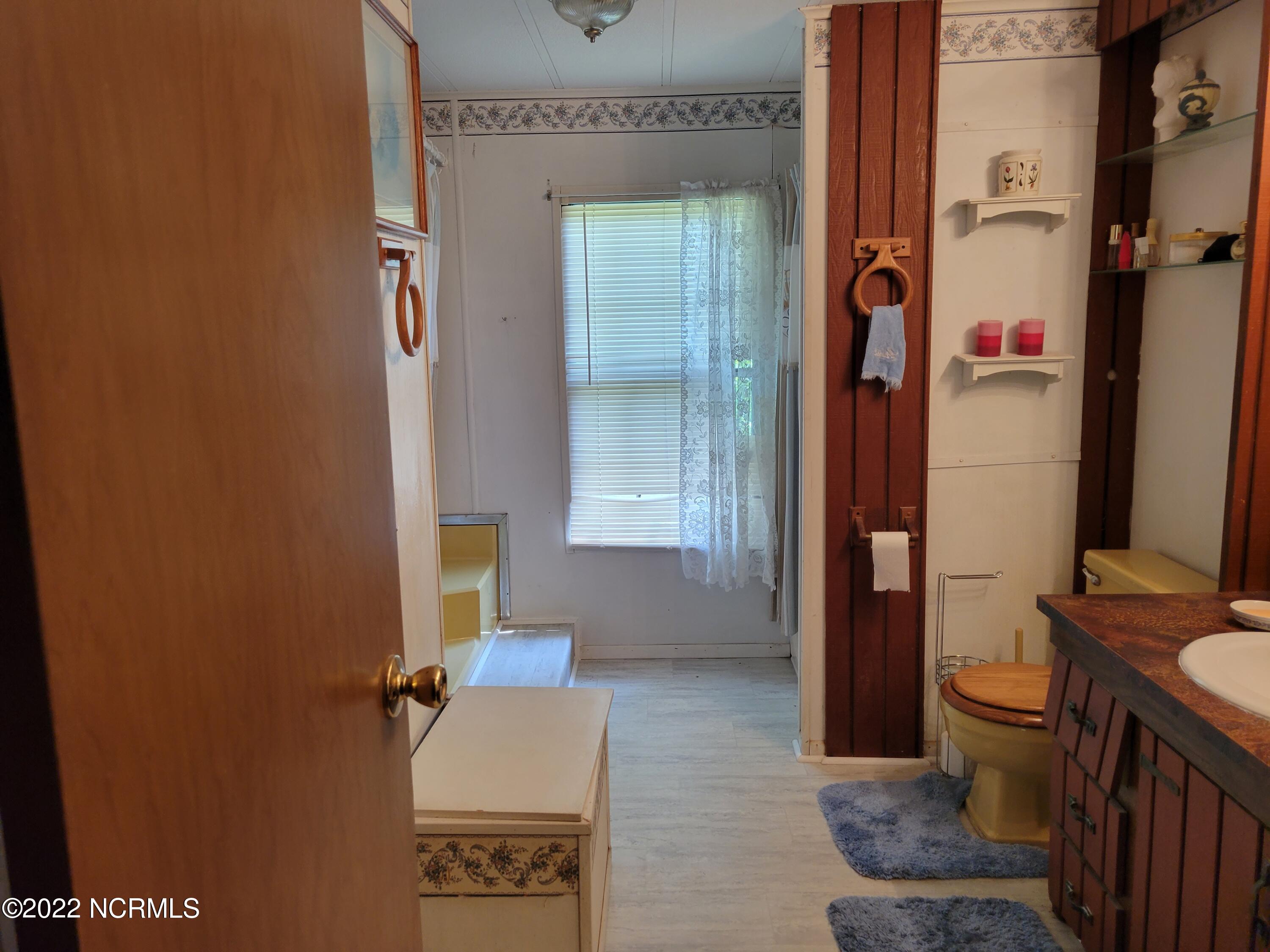 572 Main Street Edward, NC 27821 - Photo 17 of 25 008