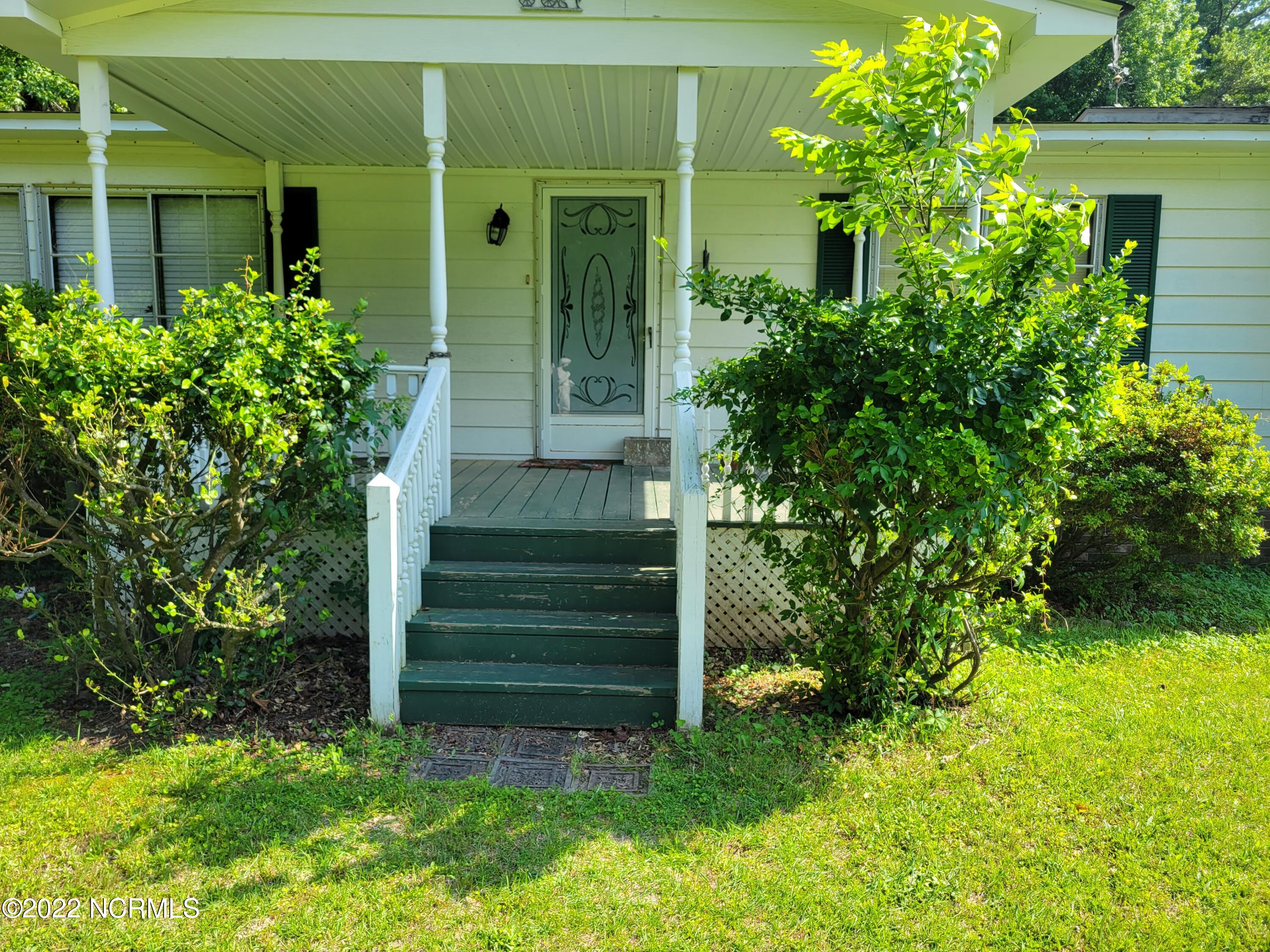 572 Main Street Edward, NC 27821 - Photo 8 of 25 055