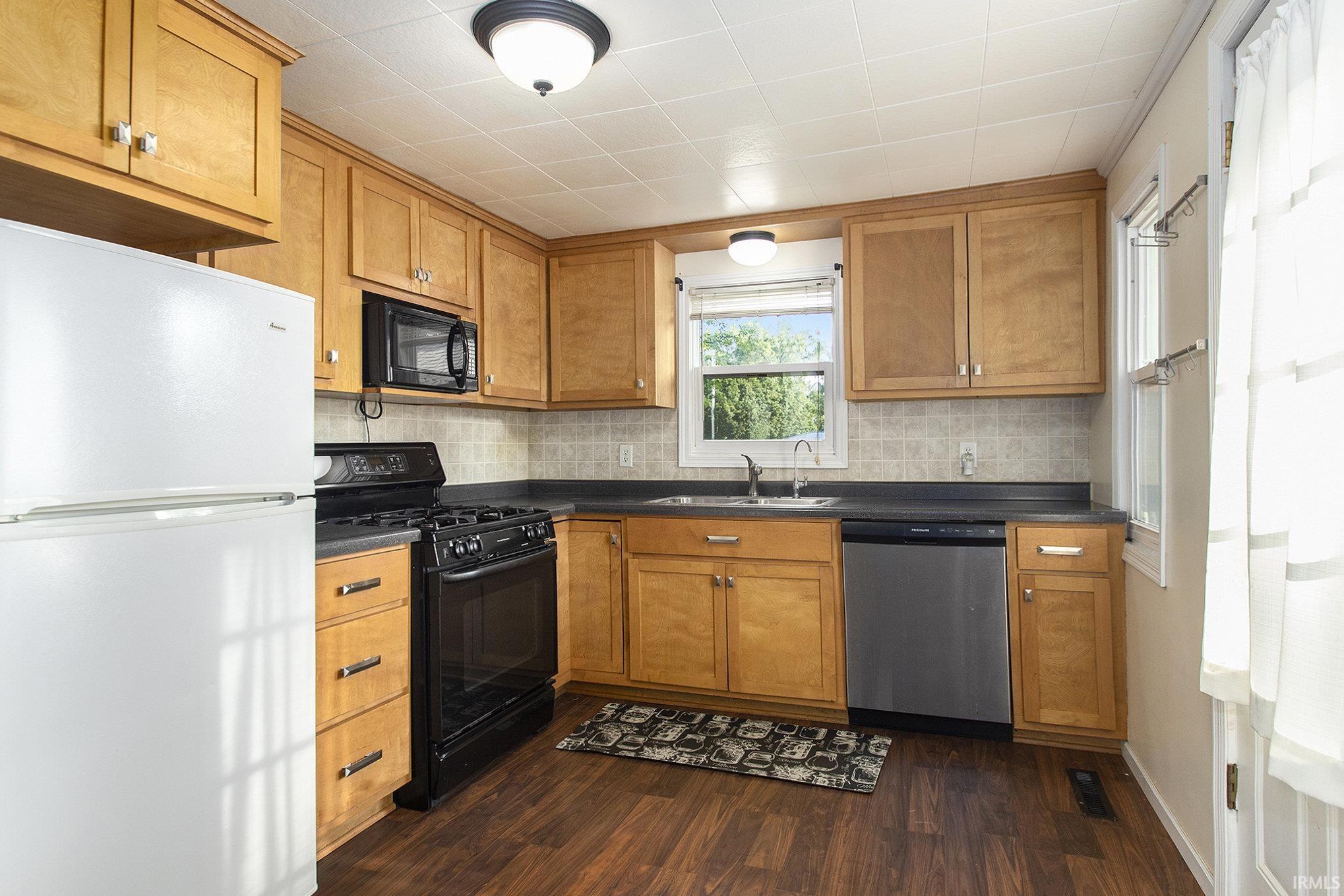 1301 Prairie Avenue Goshen, IN 46526 - Photo 7 of 20 Gallery Image 7