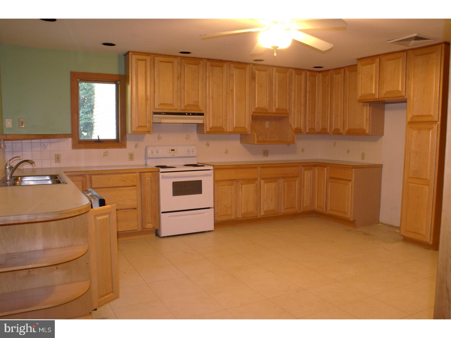 1150 Swamp Road Furlong, PA 18925 - Photo 3 of 16 Kitchen