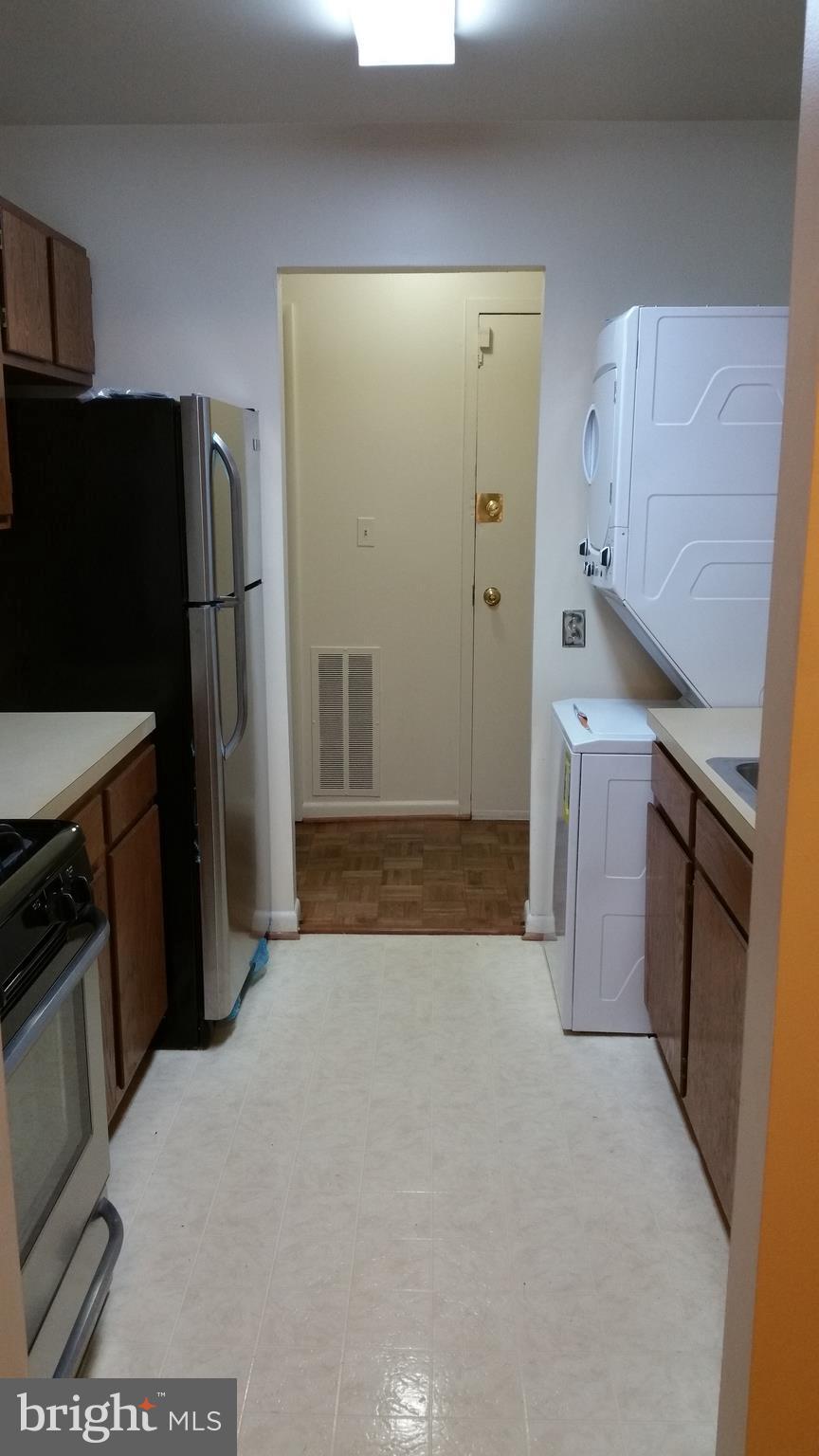 3368 Hewitt Avenue, Unit 302 Silver Spring, MD 20906 - Photo 6 of 8 Kitchen