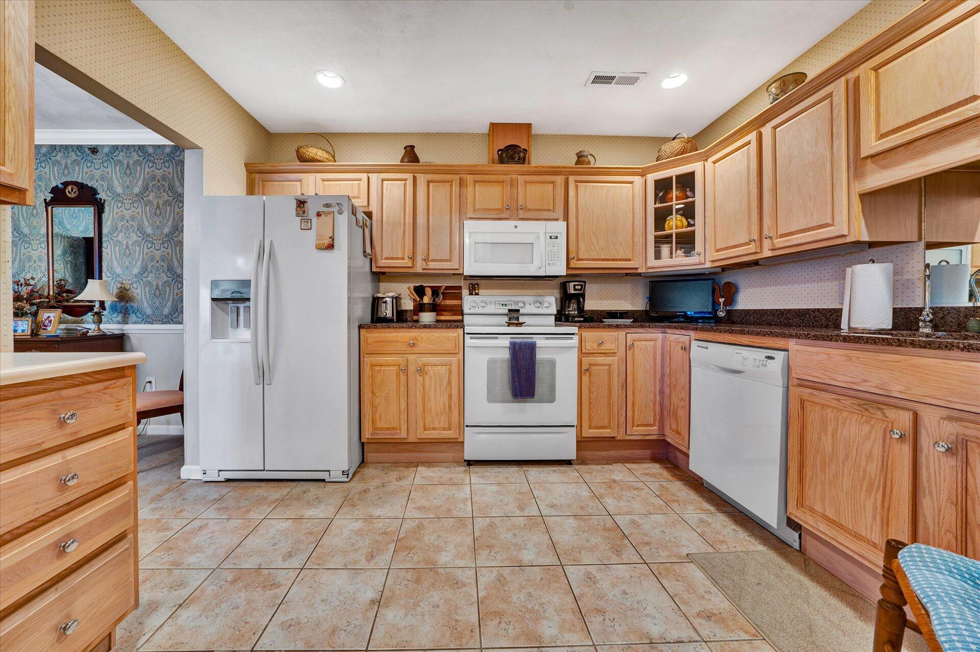 4438 Pheasant Ridge Road, Unit 303 Roanoke, VA 24014 - Photo 11 of 43 11-DSC00001