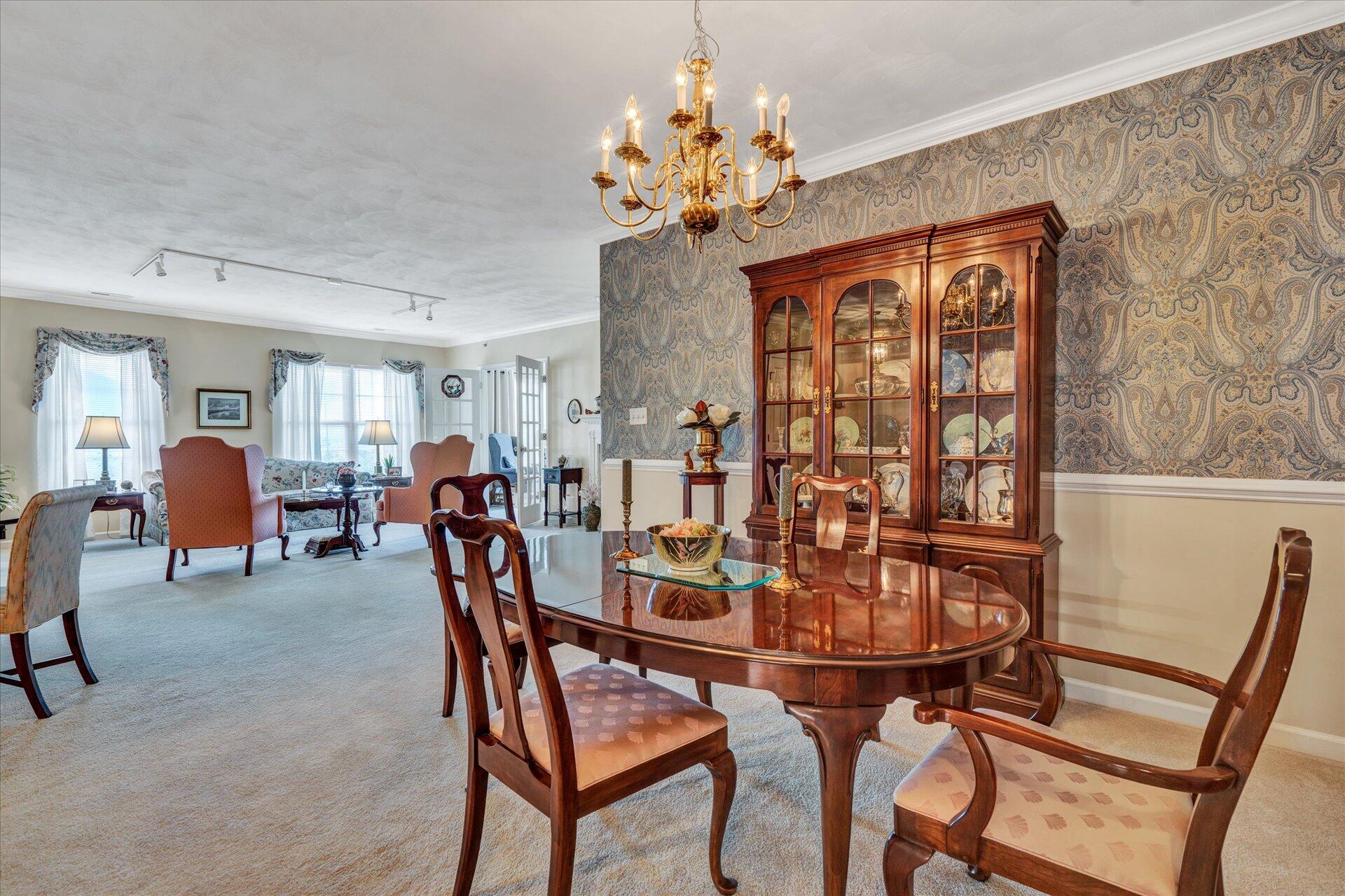 4438 Pheasant Ridge Road, Unit 303 Roanoke, VA 24014 - Photo 6 of 43 06-DSC7559